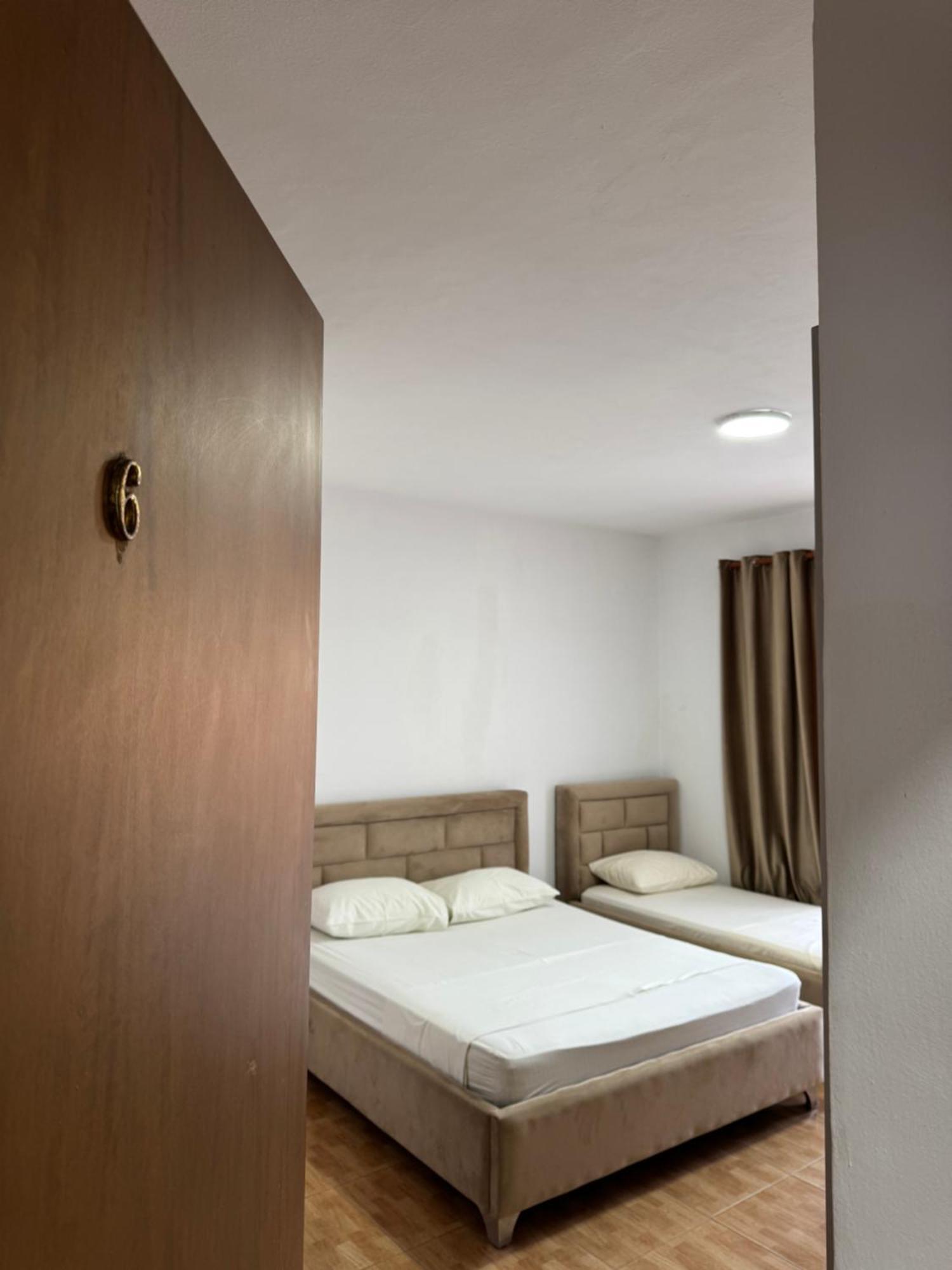 GuestHouse Cami Durrës Eksteriør billede