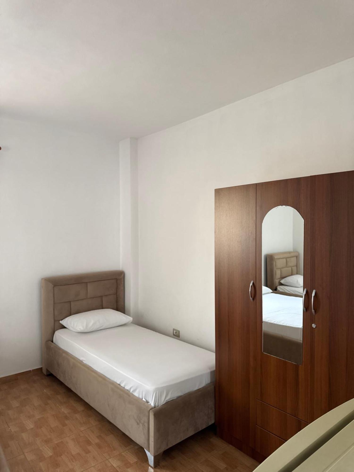 GuestHouse Cami Durrës Eksteriør billede